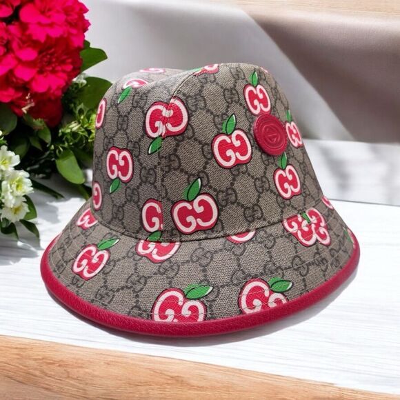 Gucci GG Supreme Apple Bucket Hat - Picture 1 of 5